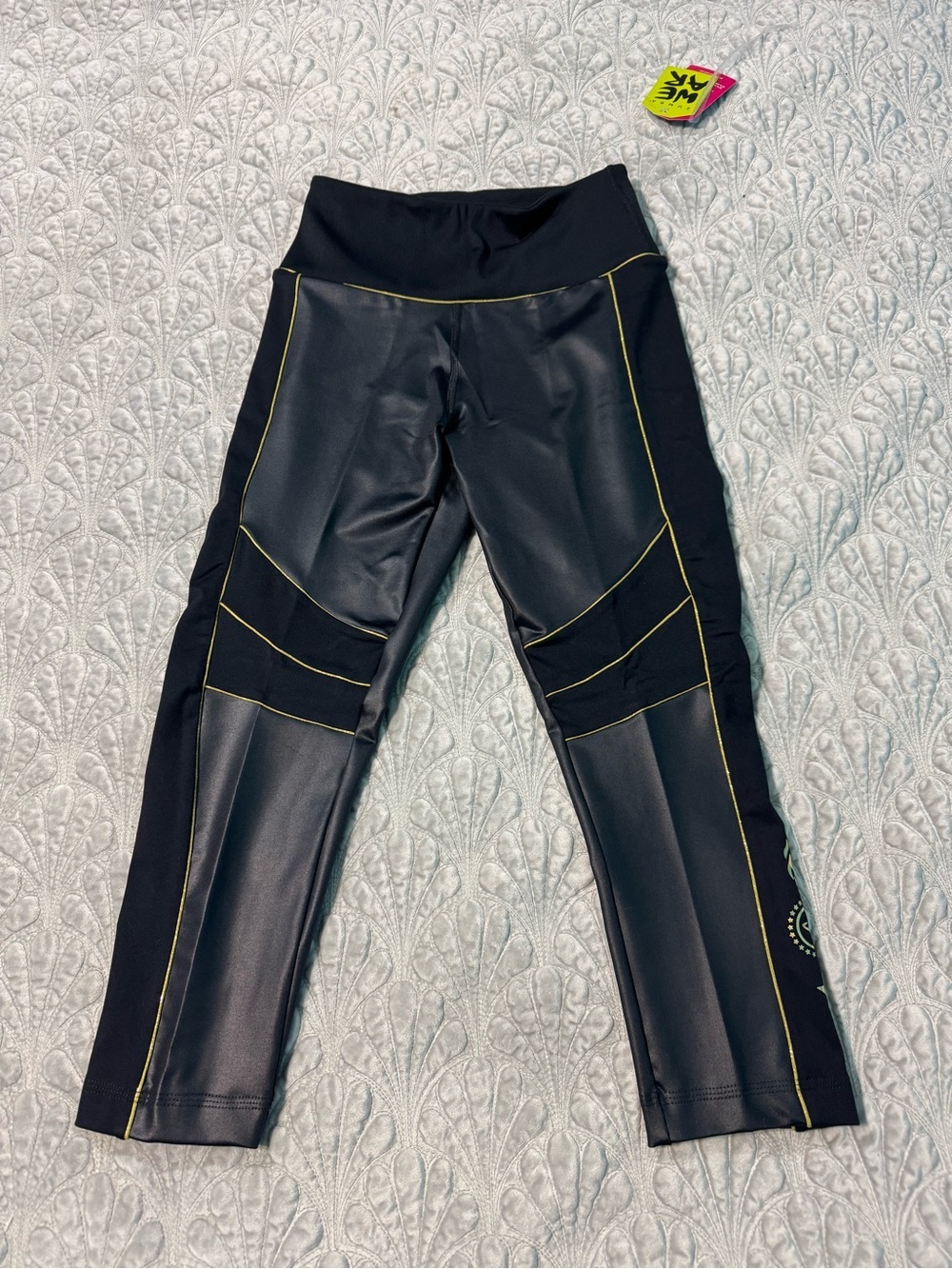 Zumba Fitness Zumba 2020 panel crop leggings high rise compression Mediun NWT